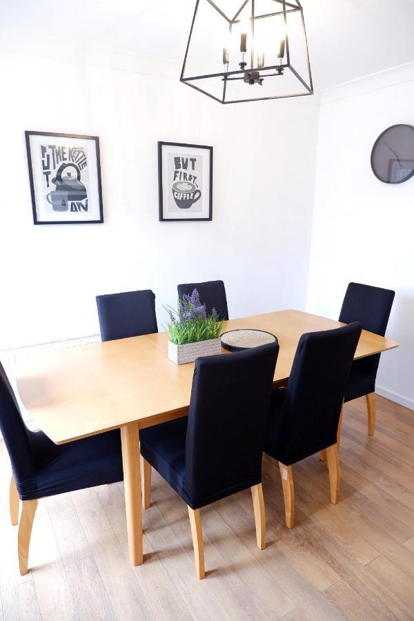 Comfortable And Cozy 4-Bedroom House Near The Hospital CBG Exterior foto